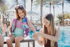 Wearing These 2 "Boring" Colors Together Is the Key to Looking Private Jet–Level Rich